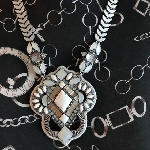 Stella & Dot Necklace - Picture 1 of 4